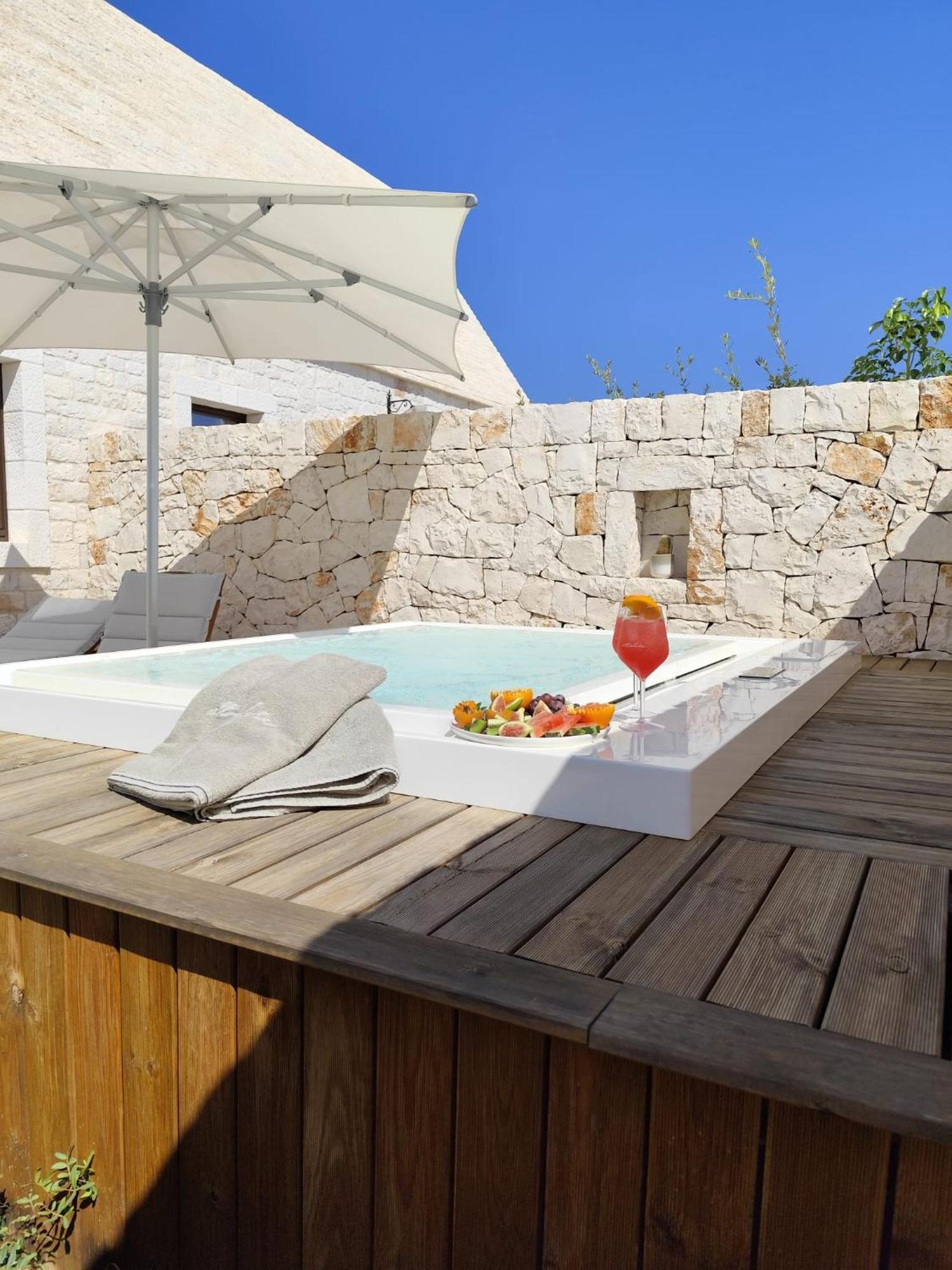 Ottolire Resort Locorotondo Eksteriør billede